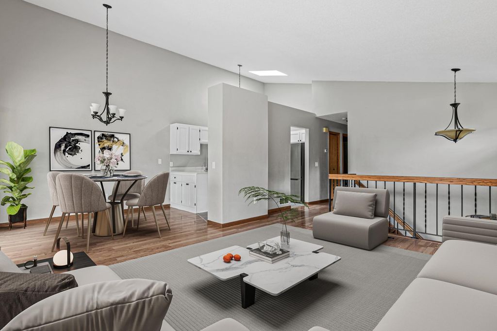 1048 Aston Circle, Burnsville, MN 55337 — photo 4