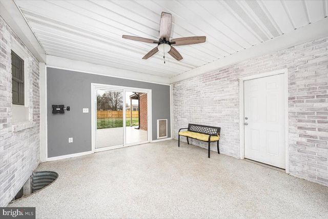 18436 WOODSIDE DR, Hagerstown, MD 21740