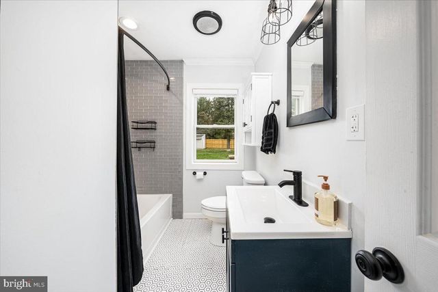 18436 WOODSIDE DR, Hagerstown, MD 21740