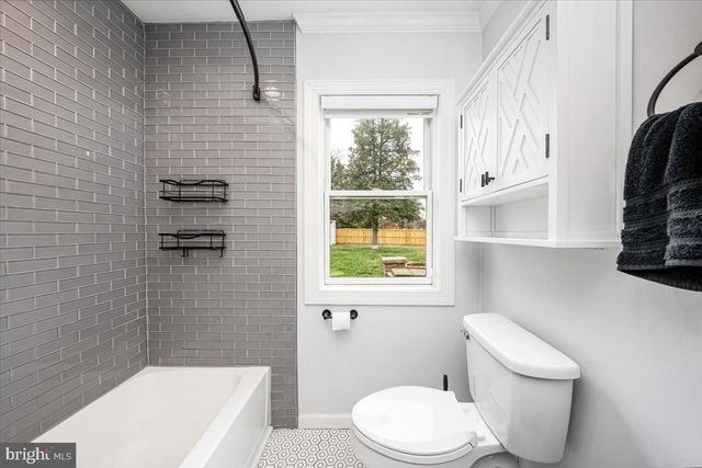 18436 WOODSIDE DR, Hagerstown, MD 21740