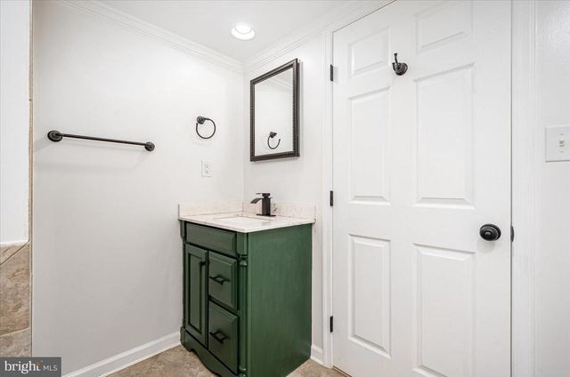 18436 WOODSIDE DR, Hagerstown, MD 21740