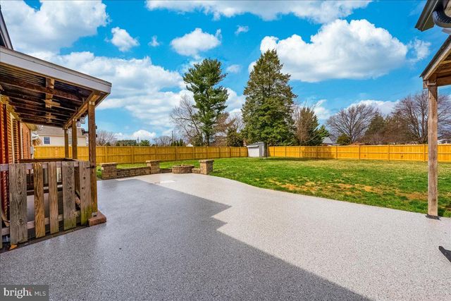 18436 WOODSIDE DR, Hagerstown, MD 21740