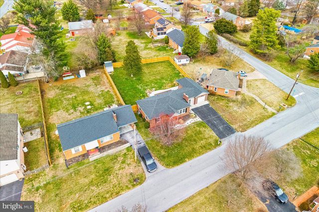 18436 WOODSIDE DR, Hagerstown, MD 21740