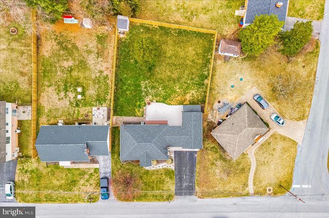 18436 WOODSIDE DR, Hagerstown, MD 21740