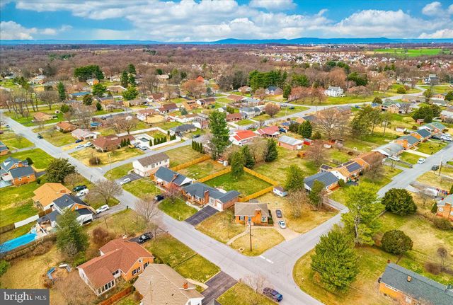 18436 WOODSIDE DR, Hagerstown, MD 21740