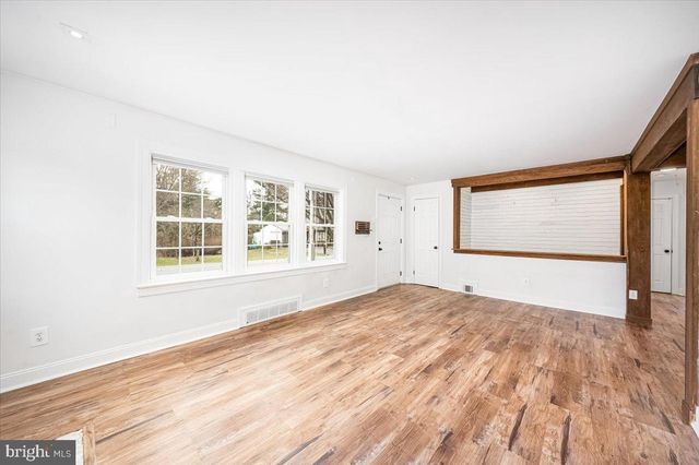 18436 WOODSIDE DR, Hagerstown, MD 21740