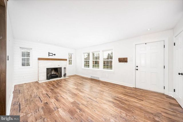 18436 WOODSIDE DR, Hagerstown, MD 21740