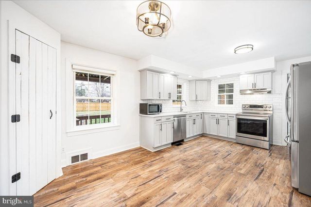 18436 WOODSIDE DR, Hagerstown, MD 21740