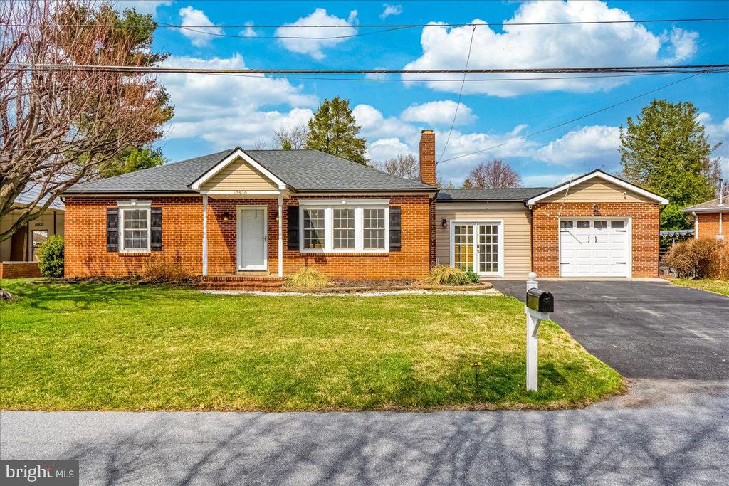 18436 WOODSIDE DR, Hagerstown, MD 21740