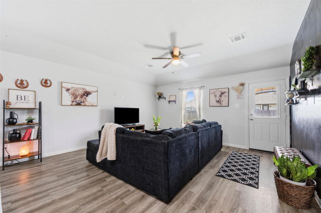 1523 22nd Street, Hempstead, TX 77445
