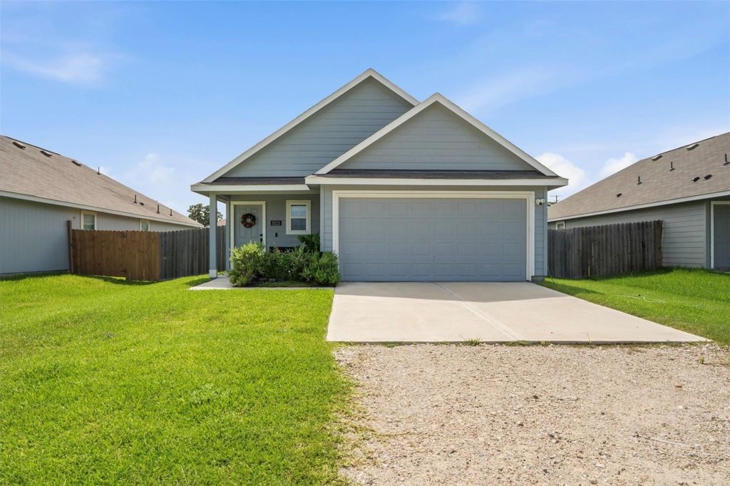 1523 22nd Street, Hempstead, TX 77445