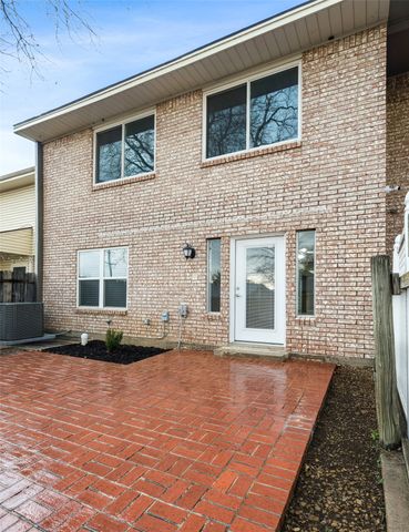 930 Shady Creek Lane, Bedford, TX 76021