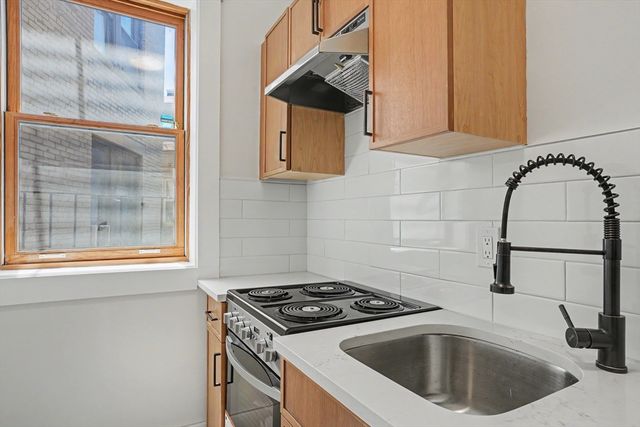 51 Park Drive 27, Boston, MA 02215