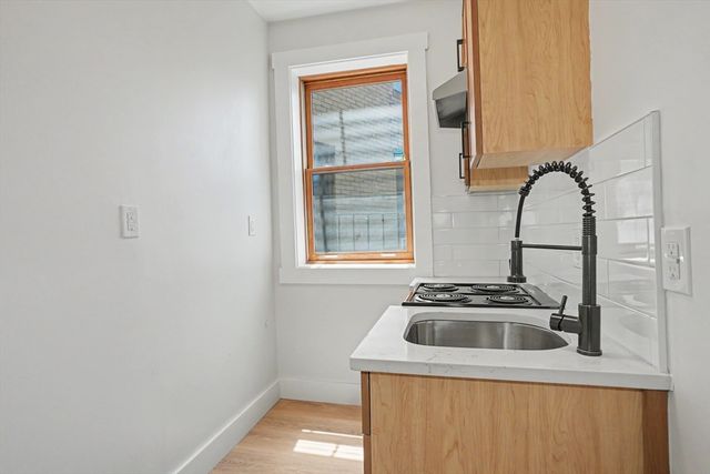 51 Park Drive 27, Boston, MA 02215