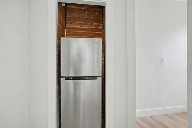 51 Park Drive 27, Boston, MA 02215