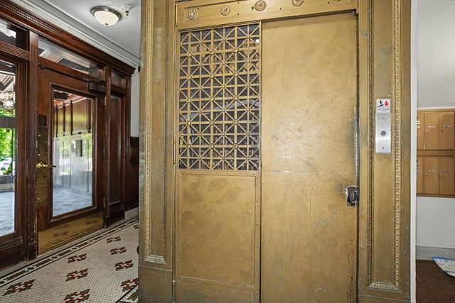 51 Park Drive 27, Boston, MA 02215
