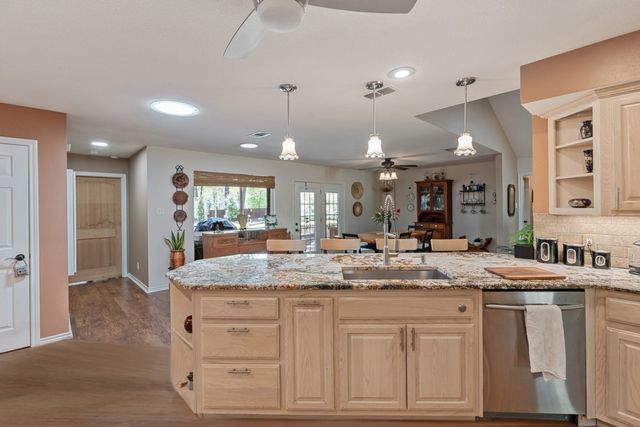 108 Forehand Drive, Trinidad, TX 75163