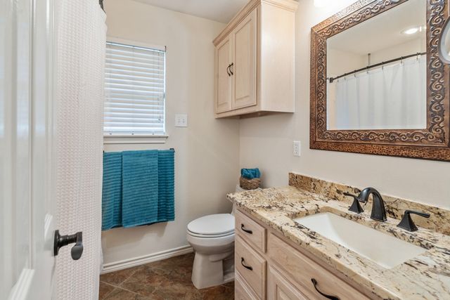 108 Forehand Drive, Trinidad, TX 75163