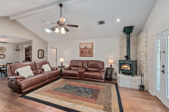108 Forehand Drive, Trinidad, TX 75163
