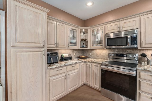 108 Forehand Drive, Trinidad, TX 75163