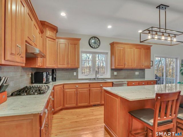 7 Jet Brook Road, Newtown, CT 06470