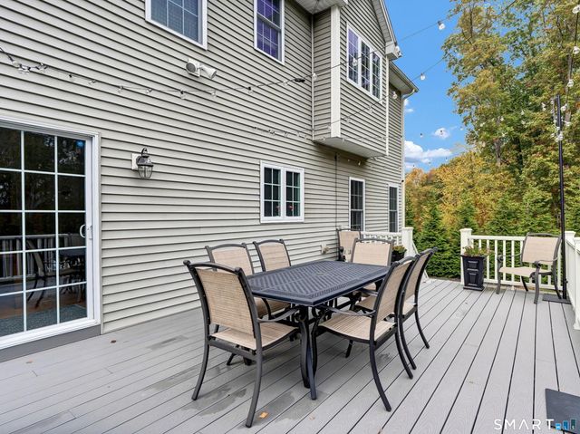 7 Jet Brook Road, Newtown, CT 06470