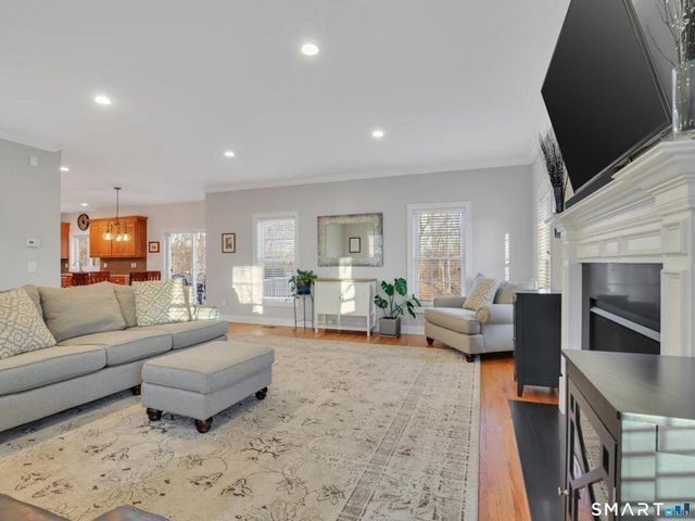 7 Jet Brook Road, Newtown, CT 06470