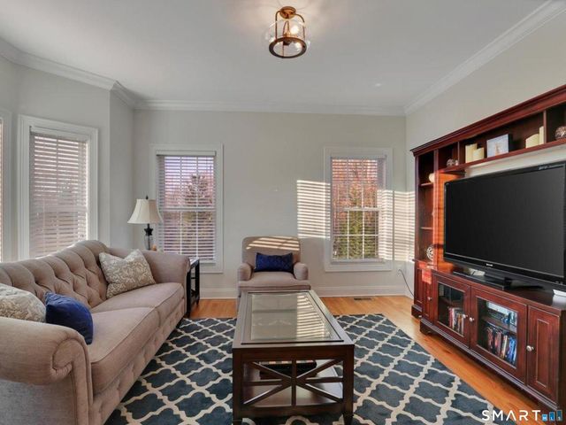 7 Jet Brook Road, Newtown, CT 06470