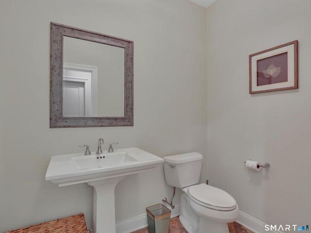 7 Jet Brook Road, Newtown, CT 06470