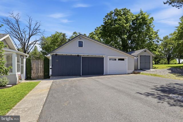 700 HARRISBURG PIKE, Dillsburg, PA 17019