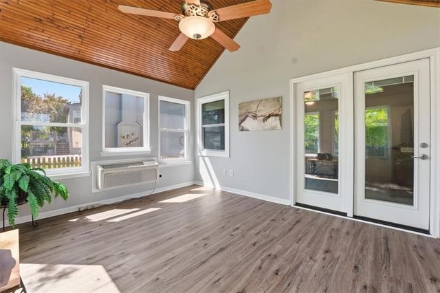 303 SW Albatross Court, Lee's Summit, MO 64082