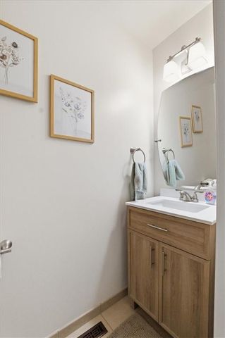 303 SW Albatross Court, Lee's Summit, MO 64082