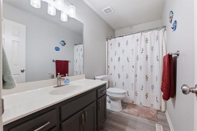 303 SW Albatross Court, Lee's Summit, MO 64082