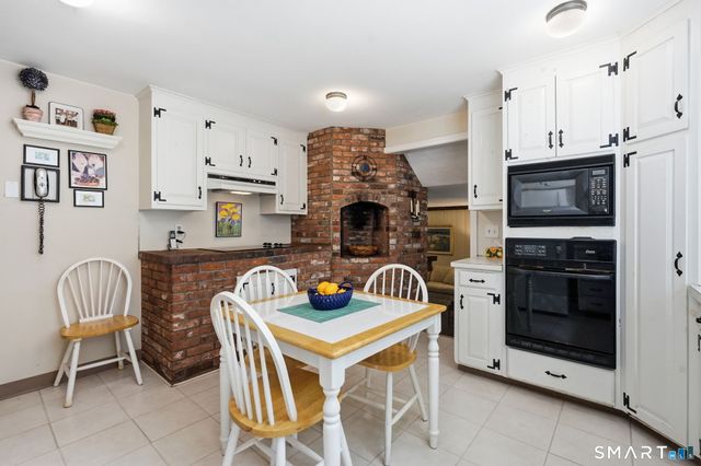 90 Stony Corners Circle, Avon, CT 06001
