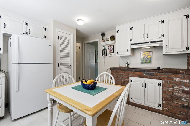 90 Stony Corners Circle, Avon, CT 06001