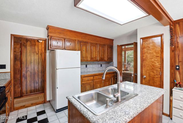 423 E Creekview Drive, Hampstead, NC 28443