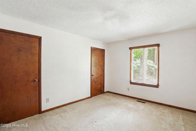423 E Creekview Drive, Hampstead, NC 28443