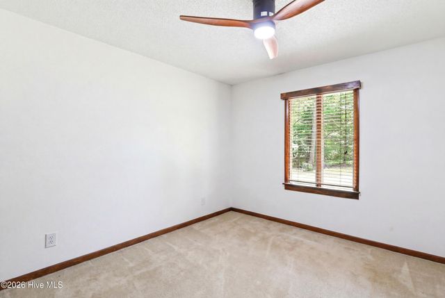 423 E Creekview Drive, Hampstead, NC 28443