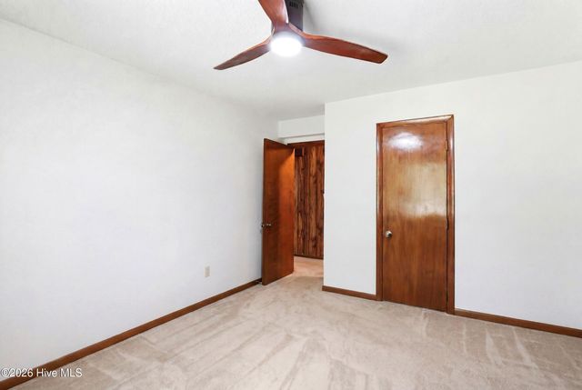 423 E Creekview Drive, Hampstead, NC 28443