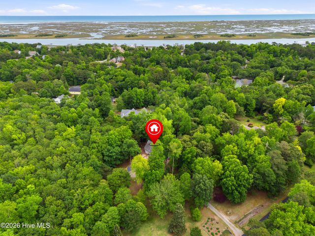 423 E Creekview Drive, Hampstead, NC 28443