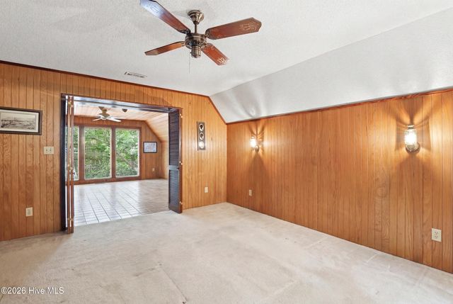 423 E Creekview Drive, Hampstead, NC 28443