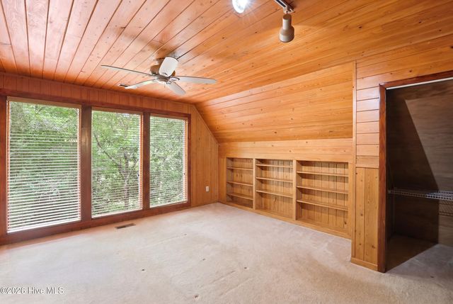 423 E Creekview Drive, Hampstead, NC 28443