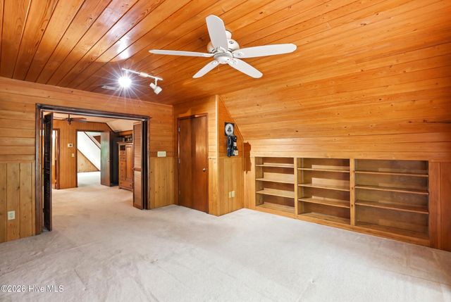 423 E Creekview Drive, Hampstead, NC 28443