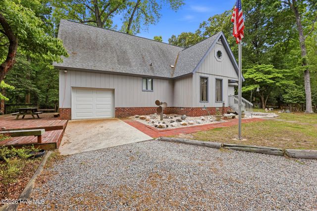 423 E Creekview Drive, Hampstead, NC 28443