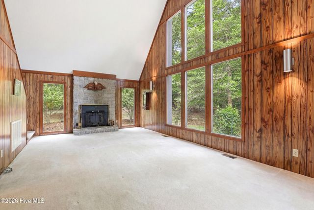 423 E Creekview Drive, Hampstead, NC 28443
