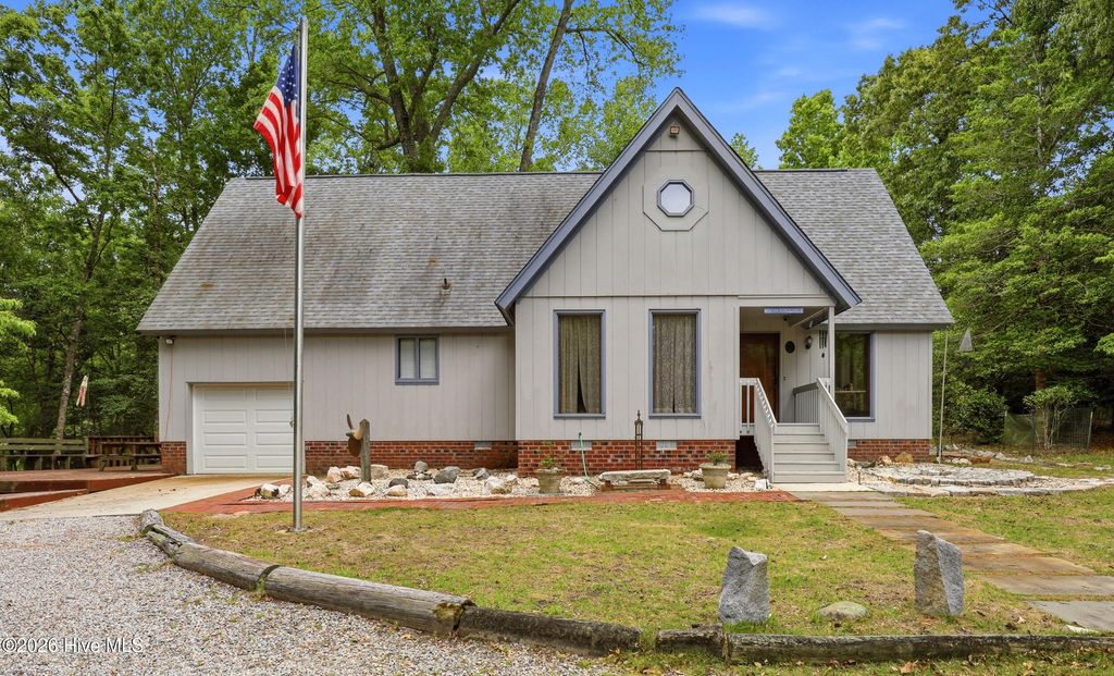 423 E Creekview Drive, Hampstead, NC 28443