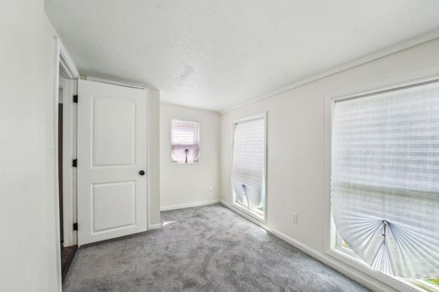 6971 London Groveport Road, Grove City, OH 43123