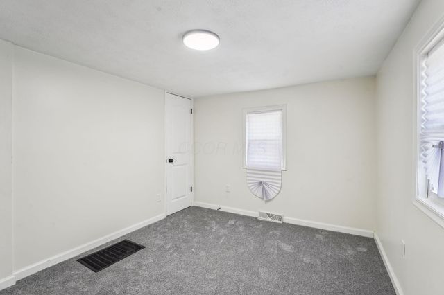 6971 London Groveport Road, Grove City, OH 43123