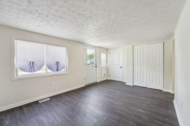 6971 London Groveport Road, Grove City, OH 43123
