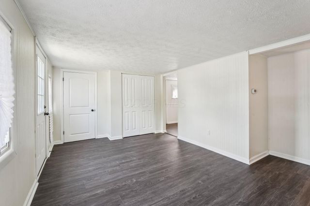 6971 London Groveport Road, Grove City, OH 43123